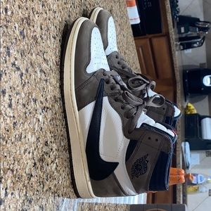 Travis Scott 1s